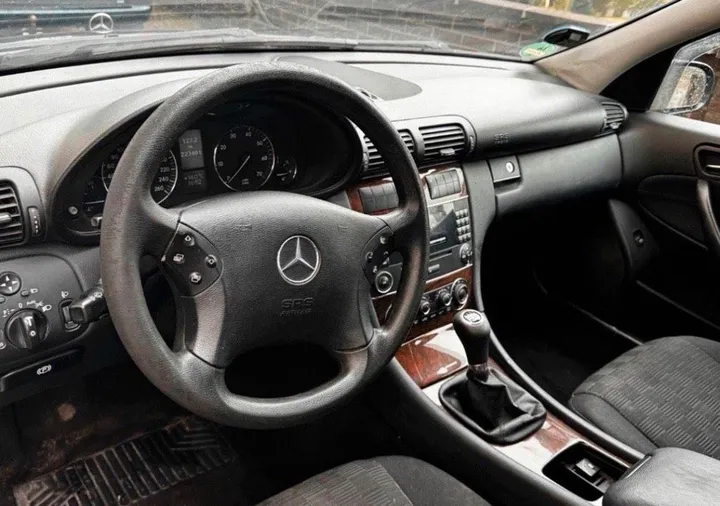 Mercedes-Benz C 180