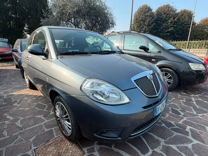 Lancia Ypsilon