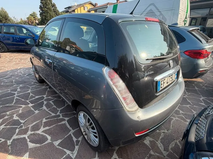 Lancia Ypsilon