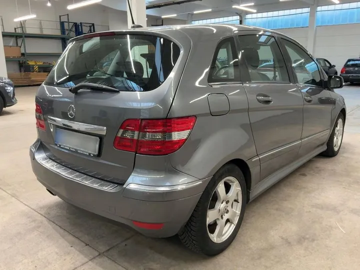 Mercedes-Benz B 170