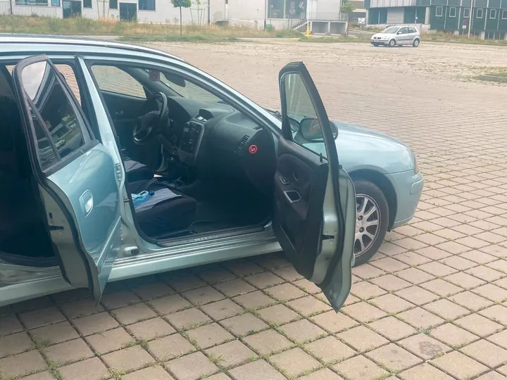 Mitsubishi Carisma