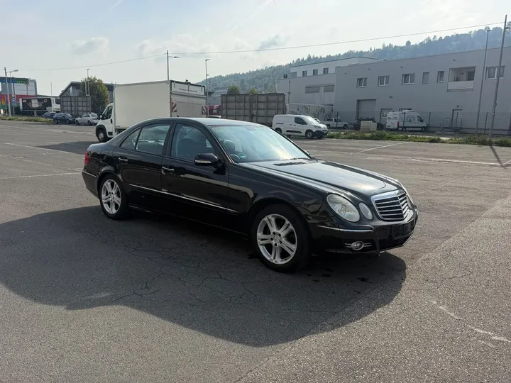 Mercedes-Benz E 200