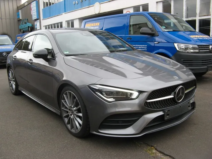 Mercedes-Benz CLA 200