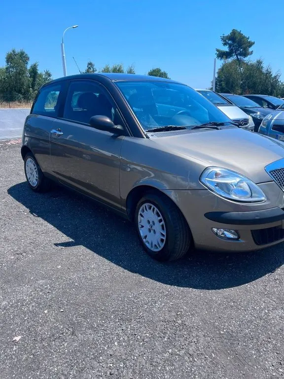 Lancia Ypsilon