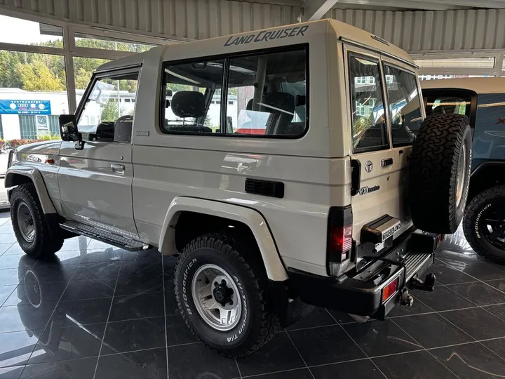 Toyota Land Cruiser