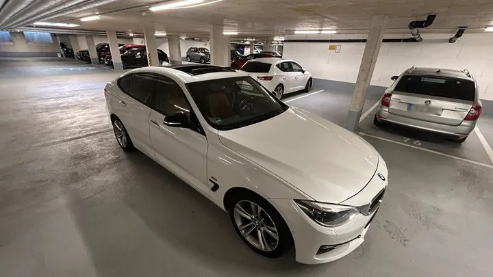 BMW 320