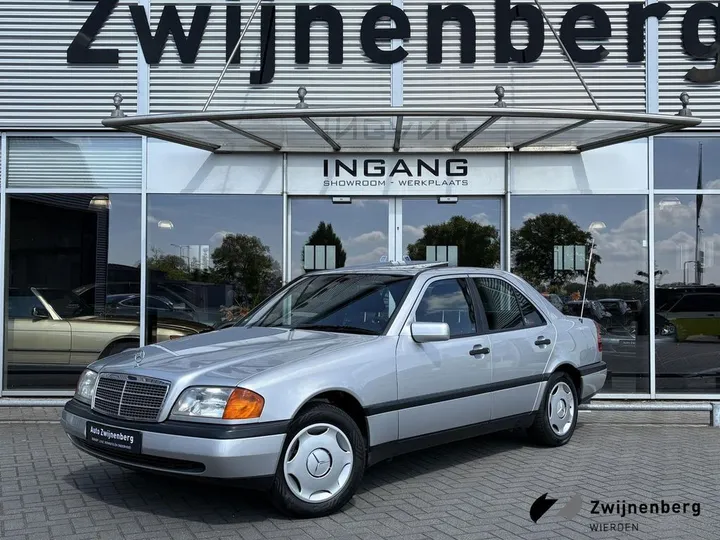 Mercedes-Benz C 180