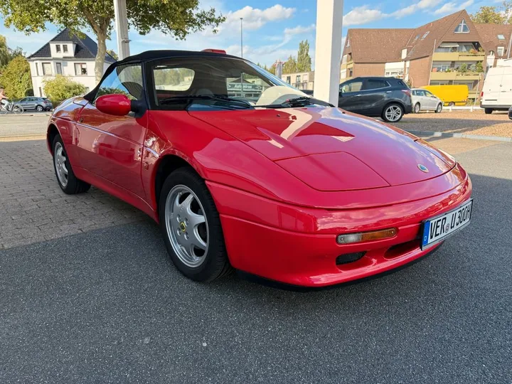 Lotus Elan