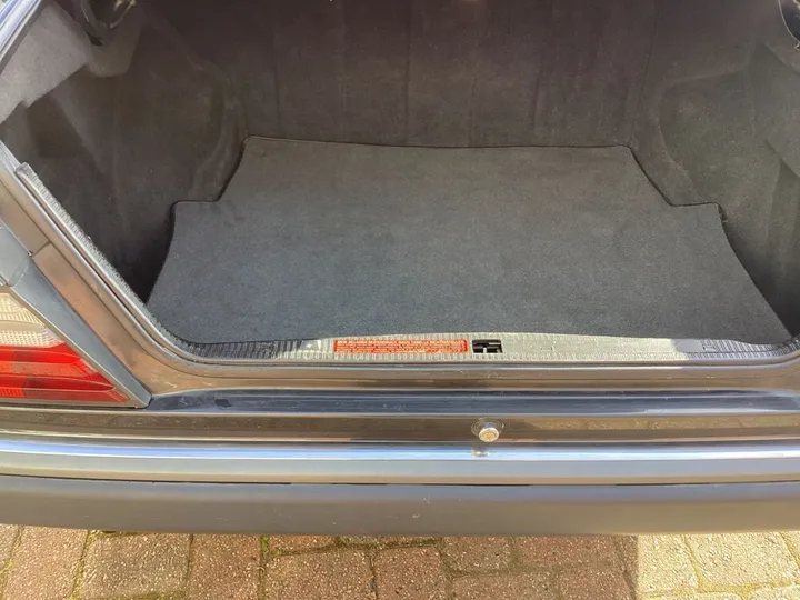 Mercedes-Benz 200