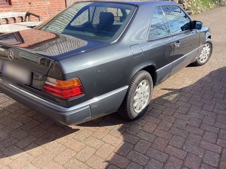 Mercedes-Benz 200