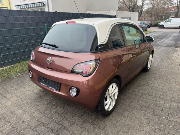 Opel Adam