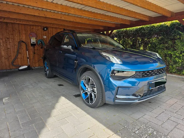 Lynk&Co 01