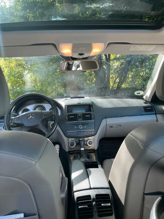 Mercedes-Benz E 230