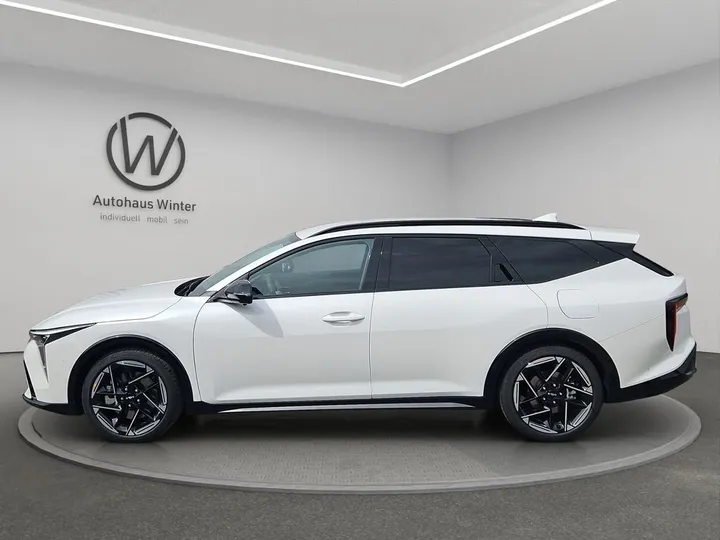 Kia K4