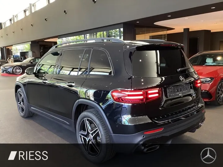 Mercedes-Benz GLB 220