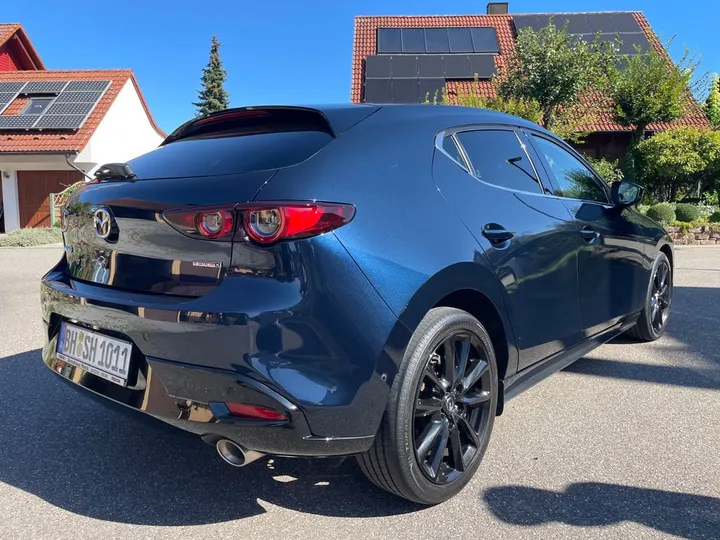 Mazda 323