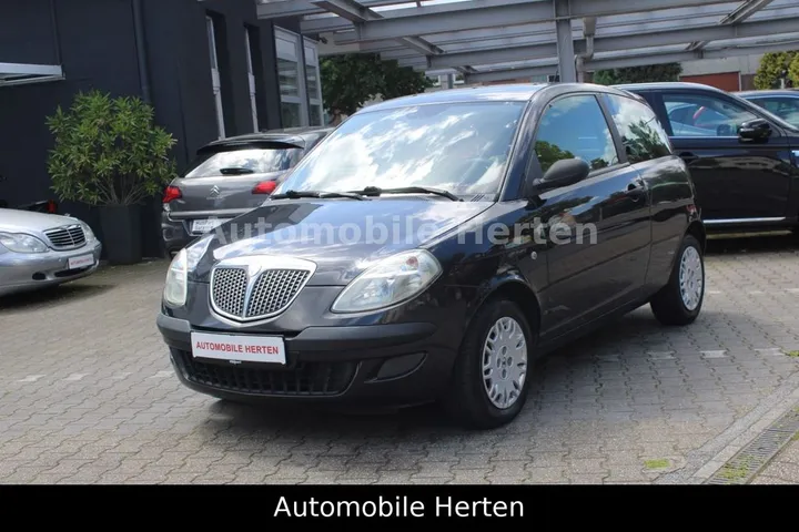 Lancia Ypsilon