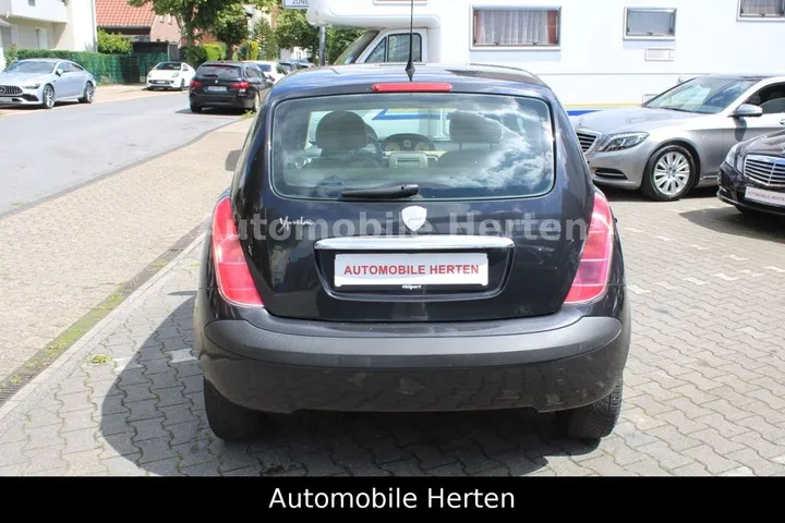 Lancia Ypsilon