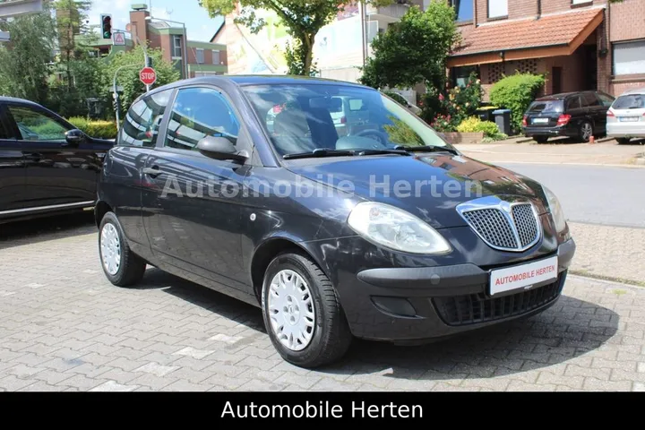 Lancia Ypsilon