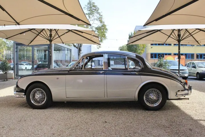 Jaguar MK II