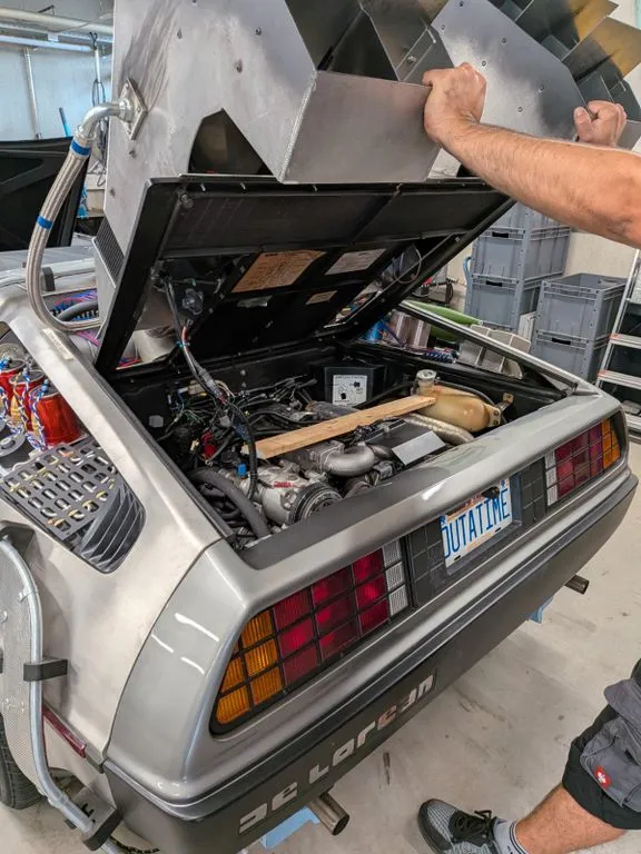 DeLorean DMC-12
