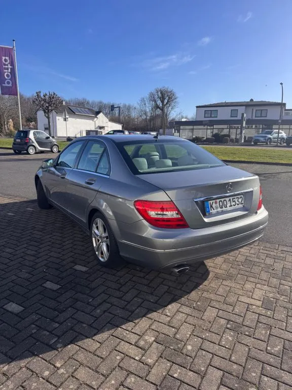 Mercedes-Benz C 220