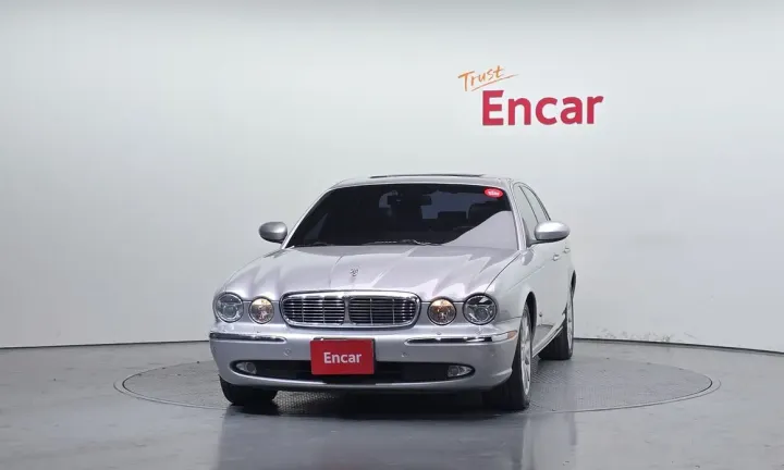 Jaguar XJ-6
