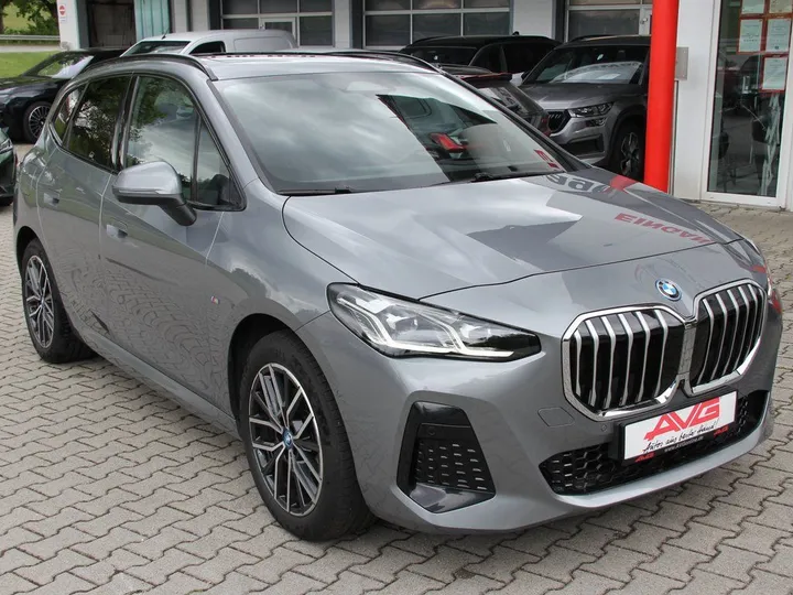 BMW 225