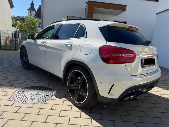 Mercedes-Benz GLA 250