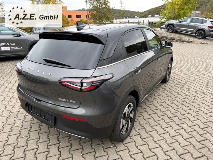 Geely E2