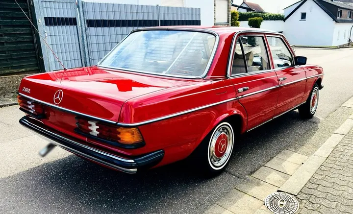 Mercedes-Benz 200