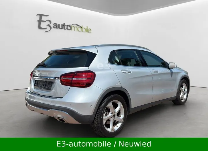 Mercedes-Benz GLA 180
