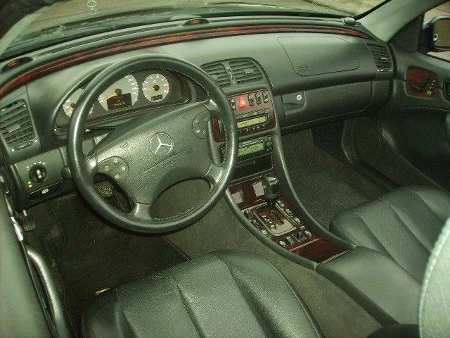 Mercedes-Benz CLK 320