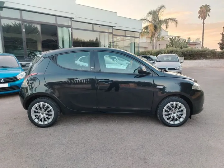 Lancia Ypsilon