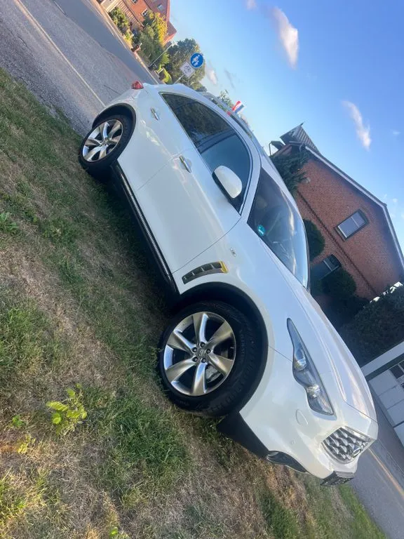 Infiniti FX