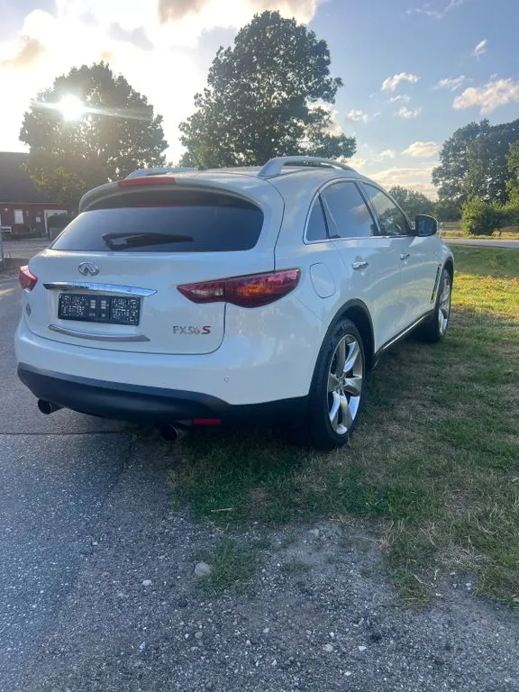Infiniti FX