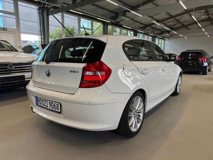 BMW 118