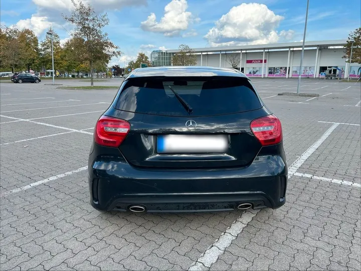 Mercedes-Benz A 180