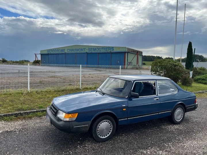 Saab 900