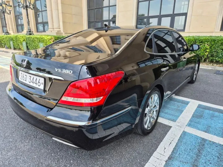 Hyundai Equus