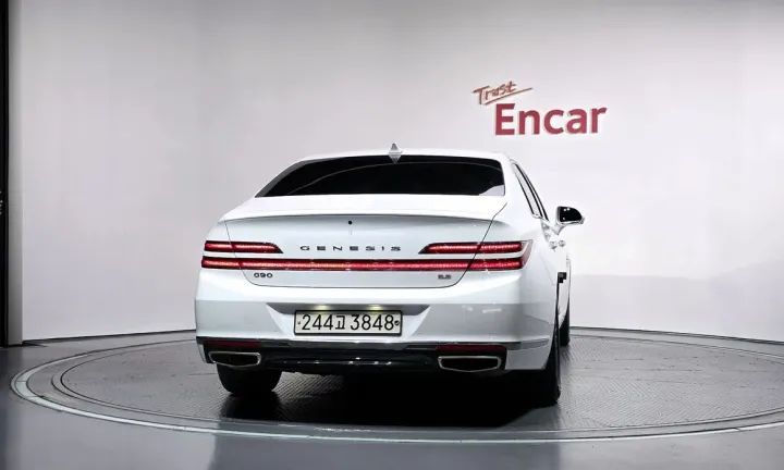 Genesis G90