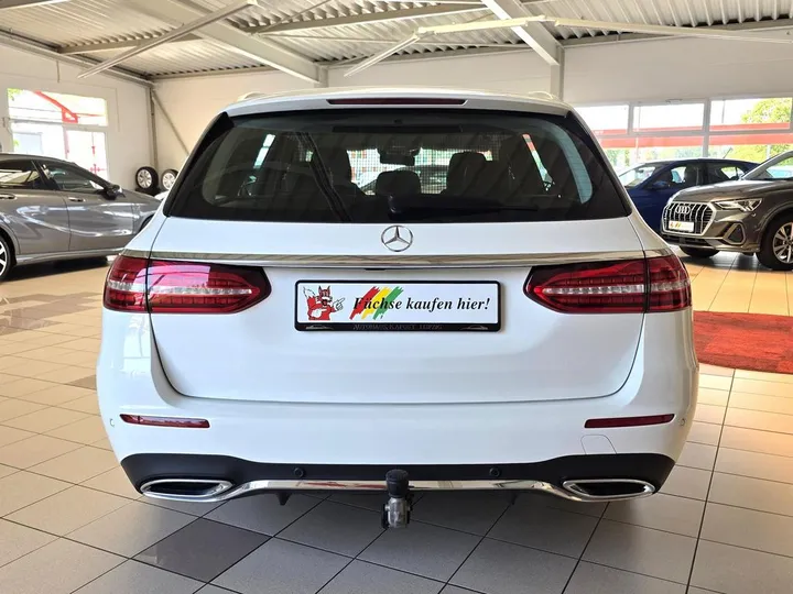Mercedes-Benz 200