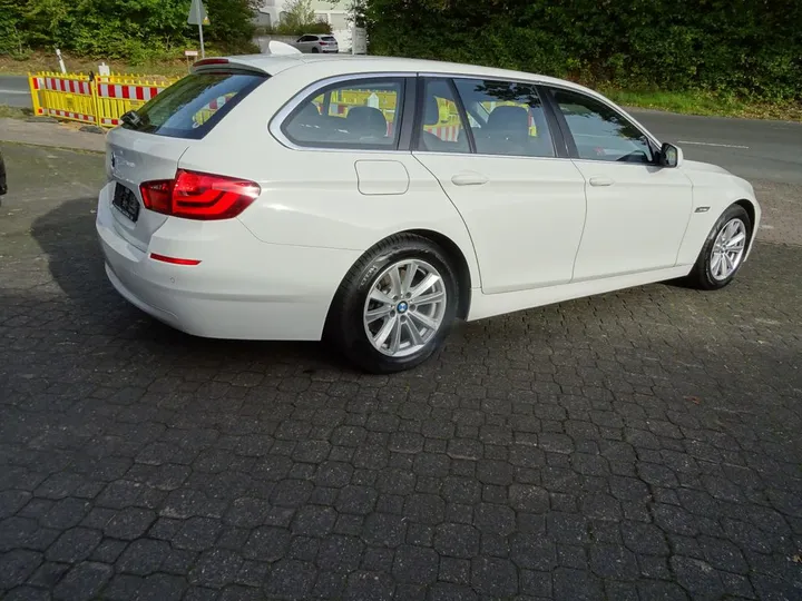 BMW 523