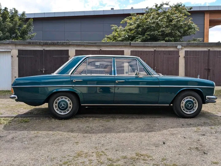 Mercedes-Benz 250