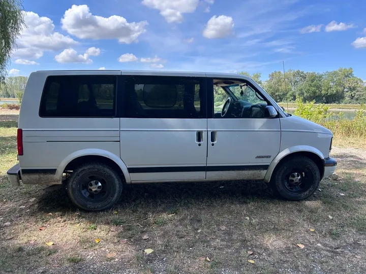 Chevrolet Astro