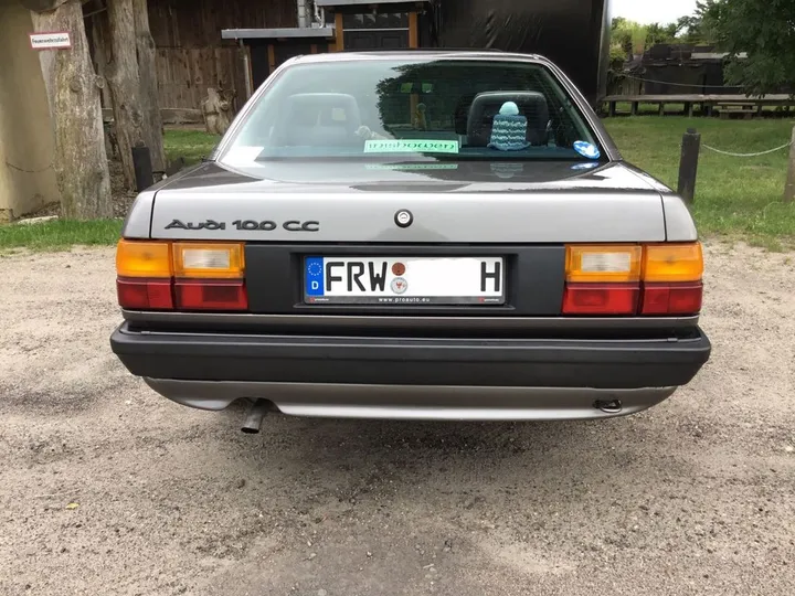 Audi 100