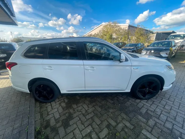 Mitsubishi Plug-in Hybrid Outlander
