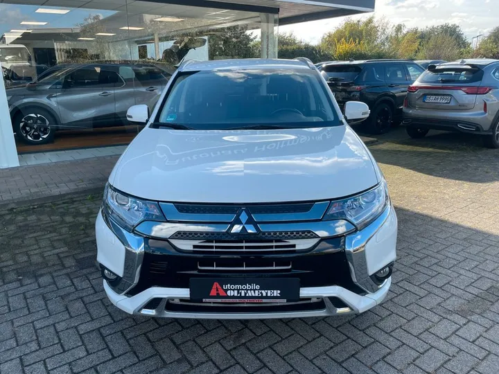 Mitsubishi Plug-in Hybrid Outlander