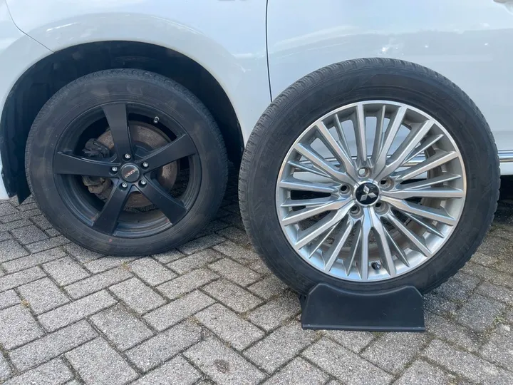 Mitsubishi Plug-in Hybrid Outlander