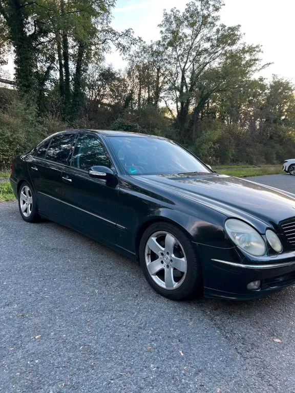 Mercedes-Benz E 320